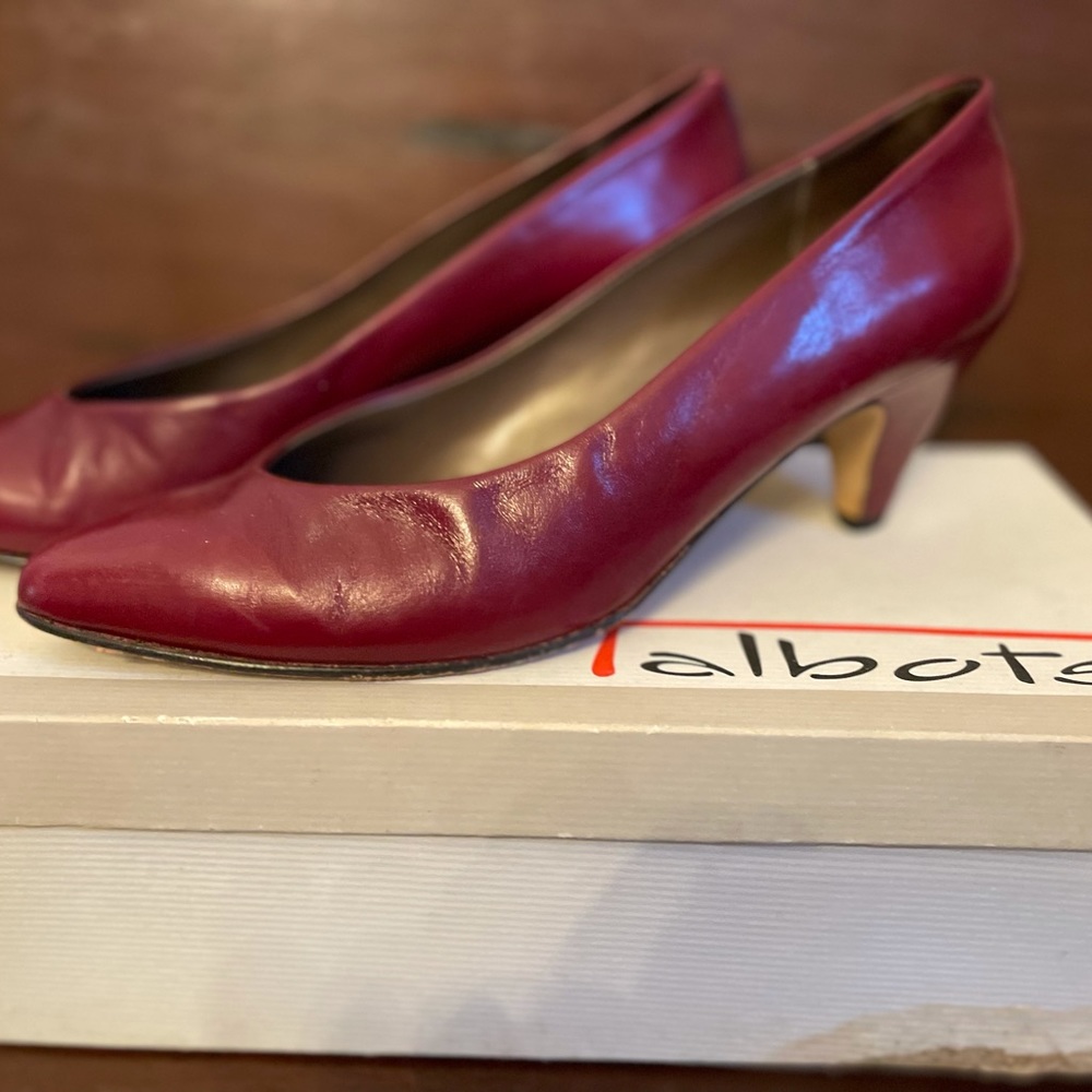 🌹 vintage Talbots burgundy calfskin leather heels made in Italy size 7 1/2